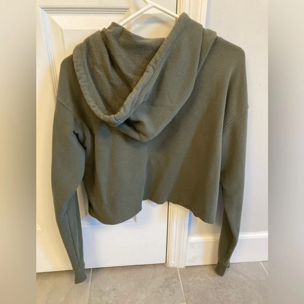 Wild Fable Green Cropped Hoodie sz medium - Picture 2 of 3